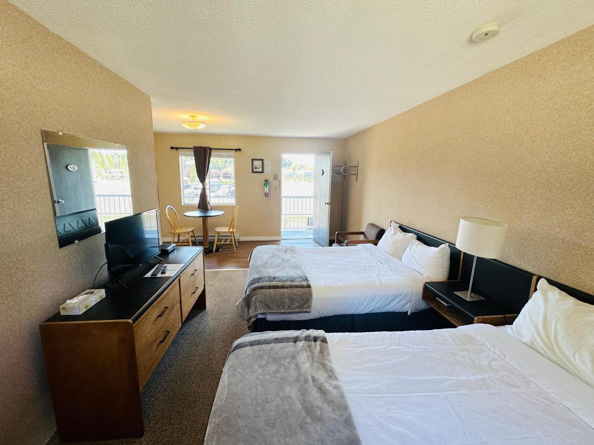 Island West Resort-Motel ユクルーレット エクステリア 写真