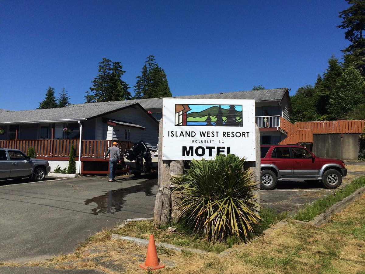 Island West Resort-Motel ユクルーレット エクステリア 写真